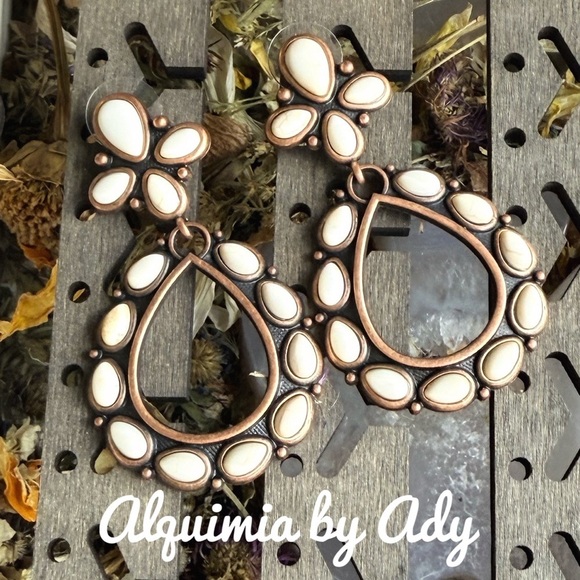Alquimia Jewelry - Turquoise statement long dangle earrings/protection and peace healing crystals